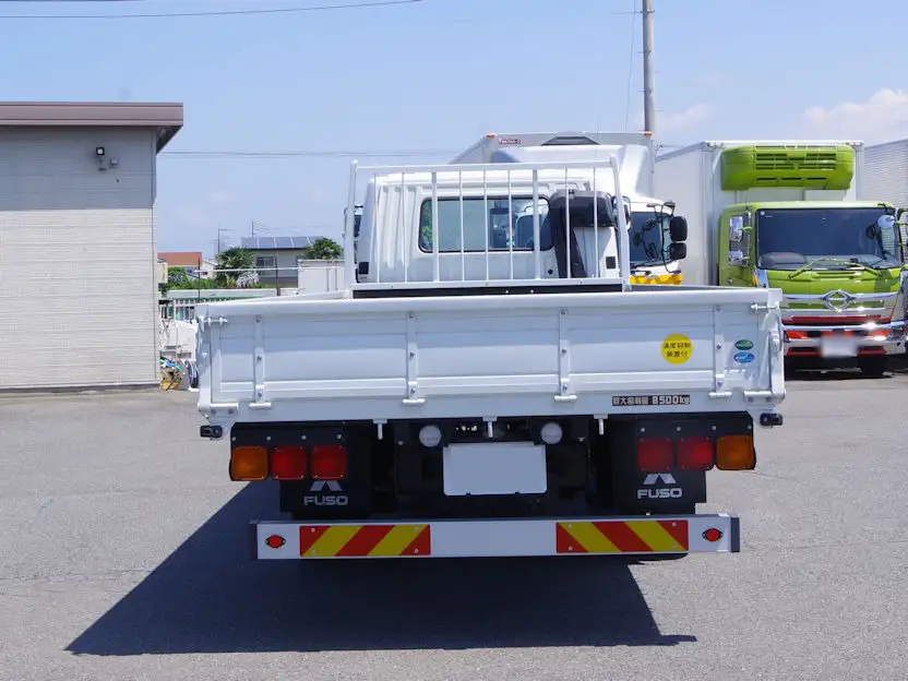 三菱 ファイター 中型/増トン 平ボディ ベッド 2KG-FK62FZの中古トラック画像4