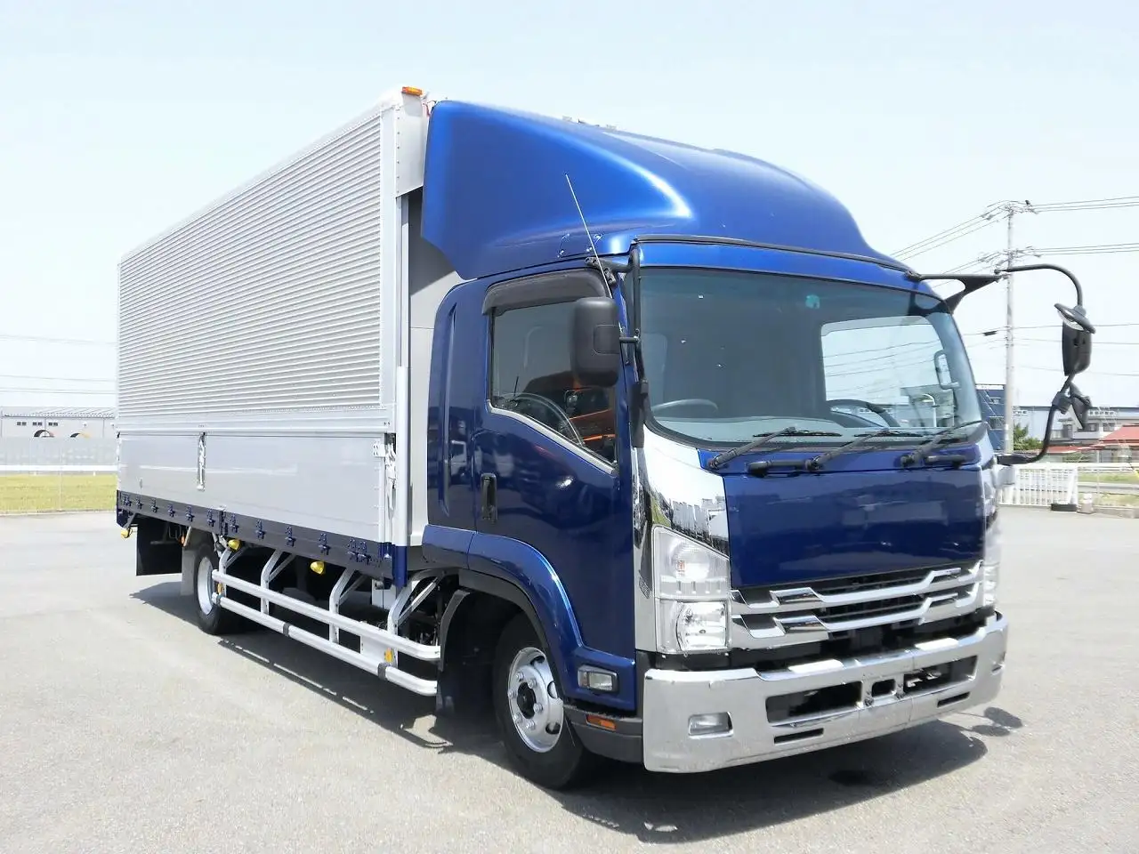 いすゞ フォワード 中型/増トン ウイング ベッド TKG-FRR90S2の中古トラック画像2