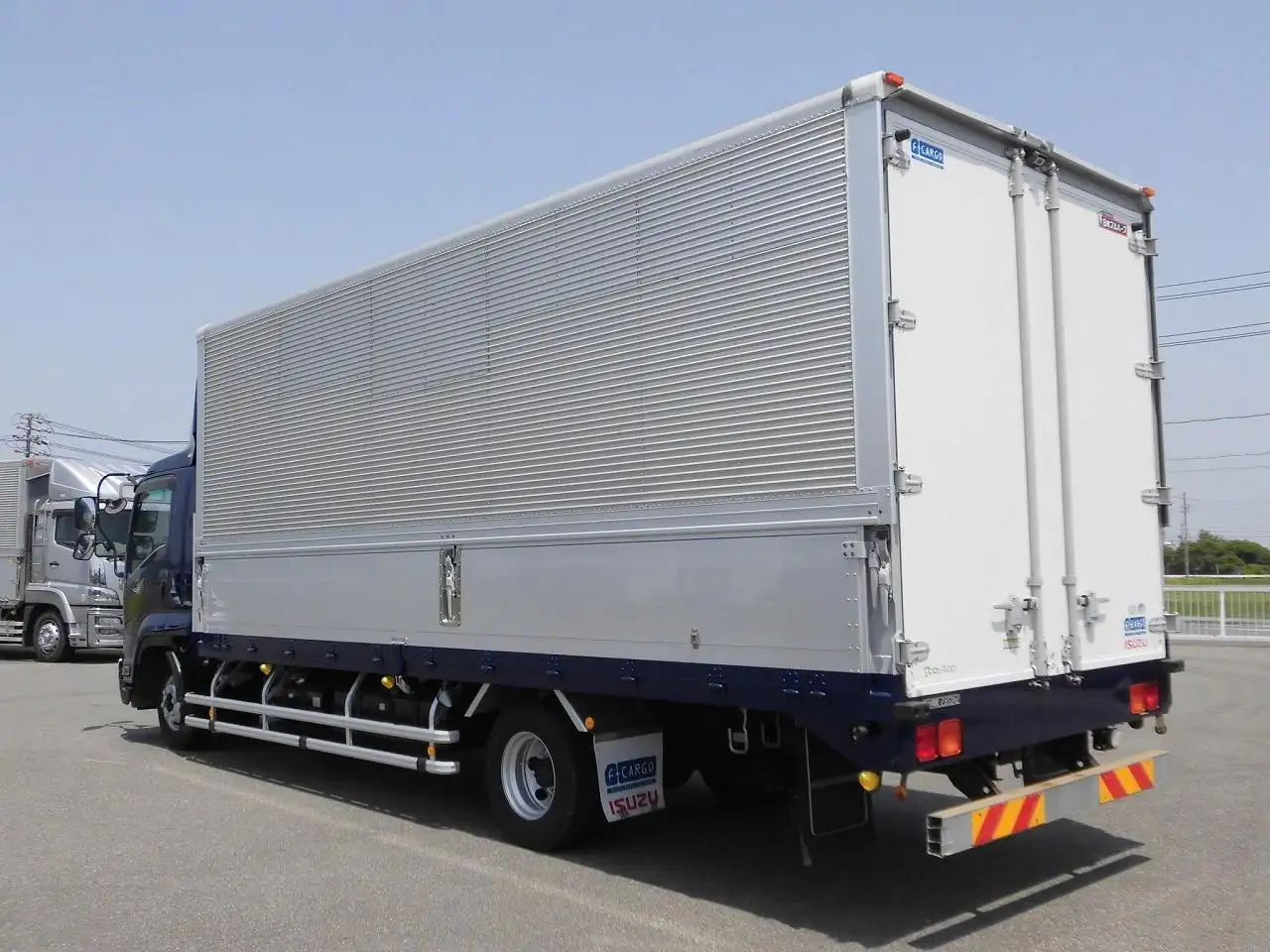 いすゞ フォワード 中型/増トン ウイング ベッド TKG-FRR90S2の中古トラック画像5