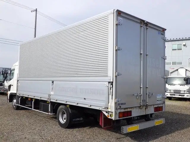 日野 レンジャー 中型/増トン ウイング エアサス ベッドの中古トラック画像3