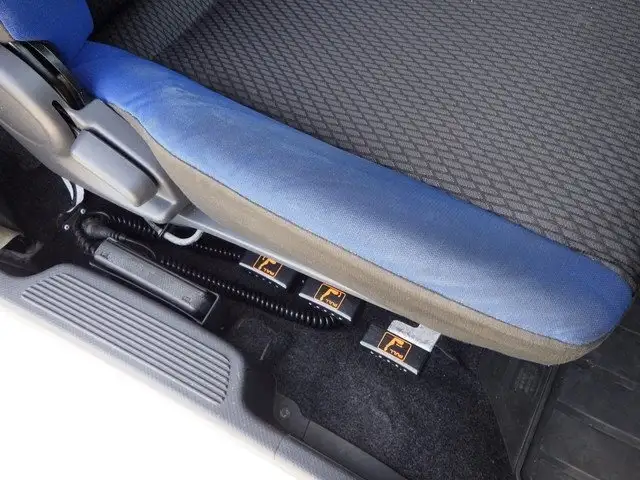 いすゞ ギガ 大型 ウイング エアサス ベッドの中古トラック画像7