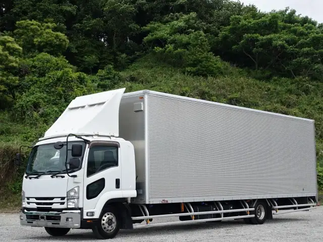 いすゞ フォワード 中型/増トン アルミバン エアサス ベッドの中古トラック画像1