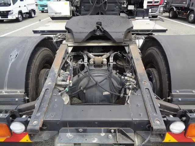 いすゞ ギガ 大型 トラクター ハイルーフ 1デフの中古トラック画像7