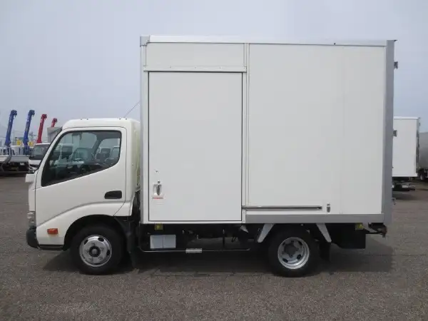 トヨタ ダイナ 小型 アルミバン サイドドア 2RG-XZC605の中古トラック画像8