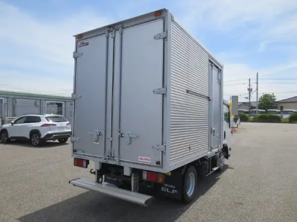 いすゞ エルフ 小型 アルミバン サイドドア TRG-NLR85ANの中古トラック画像5