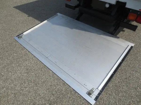 三菱 ファイター 中型/増トン ウイング パワーゲート ベッドの中古トラック画像15