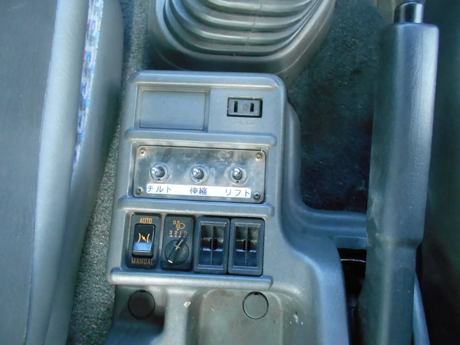 いすゞ フォワード 中型/増トン 車両重機運搬 4段クレーン フックインの中古トラック画像16