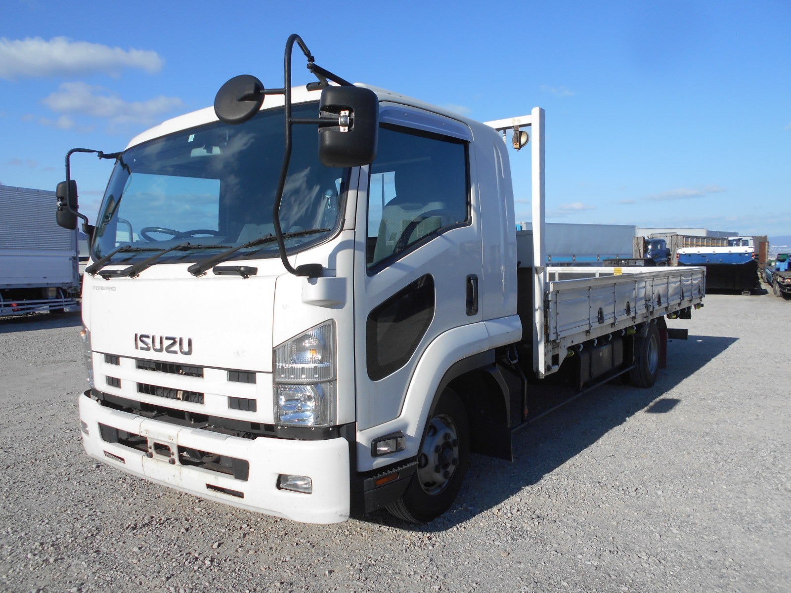 三菱 ファイター 中型/増トン ウイング エアサス ベッド の中古トラック【車両No.181565】