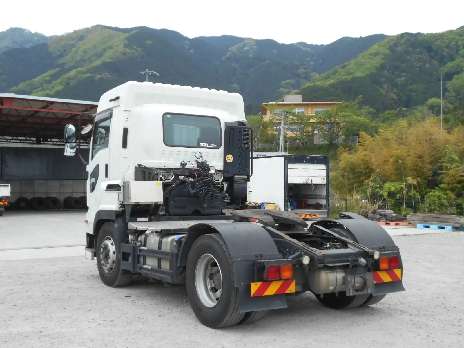 いすゞ ギガ 大型 トラクター ハイルーフ 1デフの中古トラック画像5