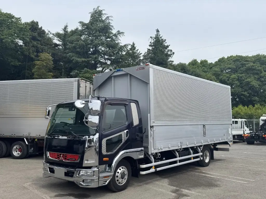 三菱 ファイター 中型/増トン ウイング エアサス ベッド の中古トラック【車両No.185093】