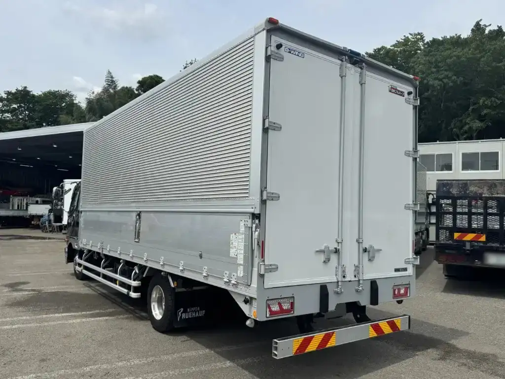 三菱 ファイター 中型/増トン ウイング エアサス ベッドの中古トラック画像4