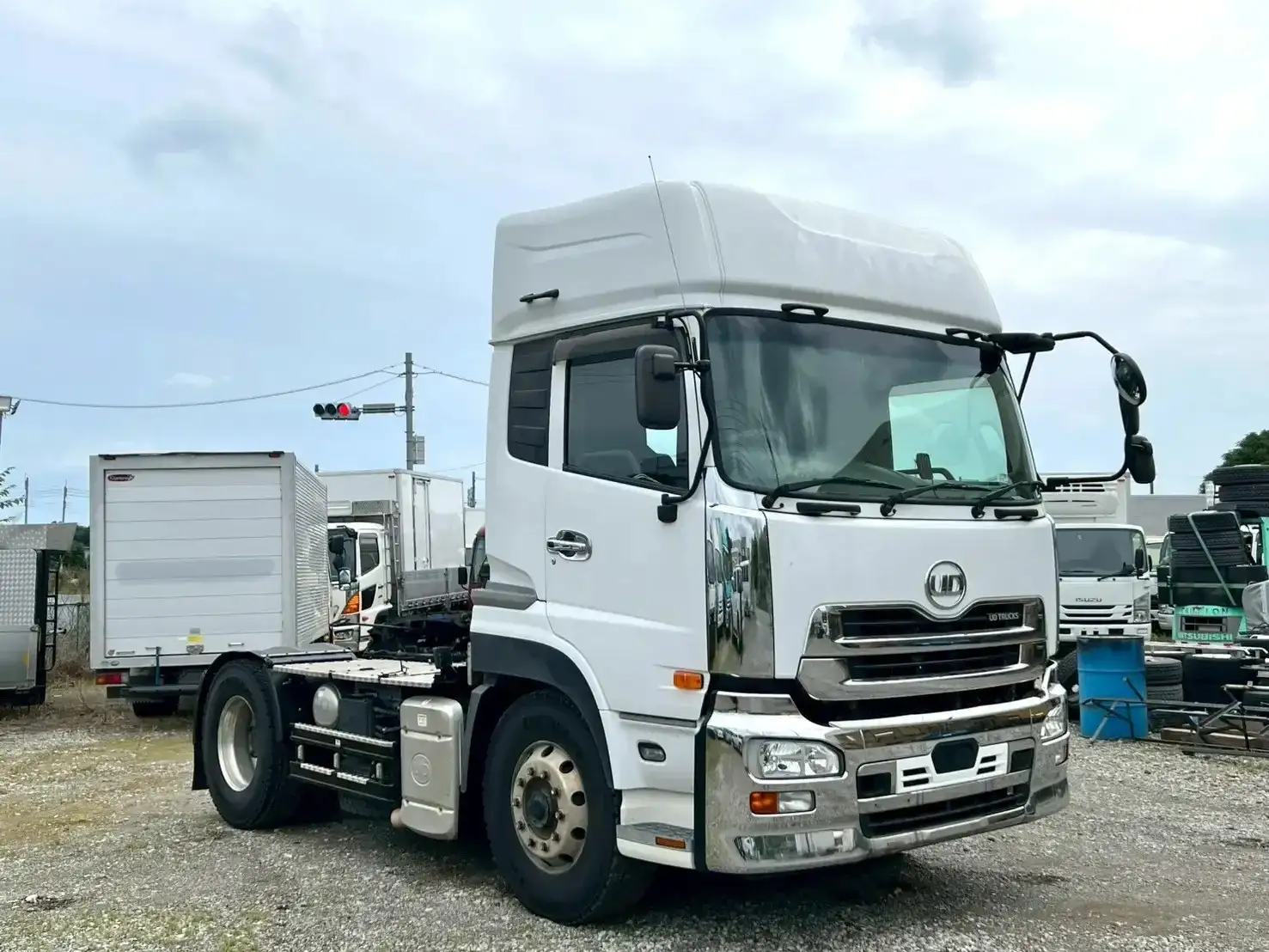 日産UD クオン 大型 トラクター ハイルーフ 1デフの中古トラック画像2
