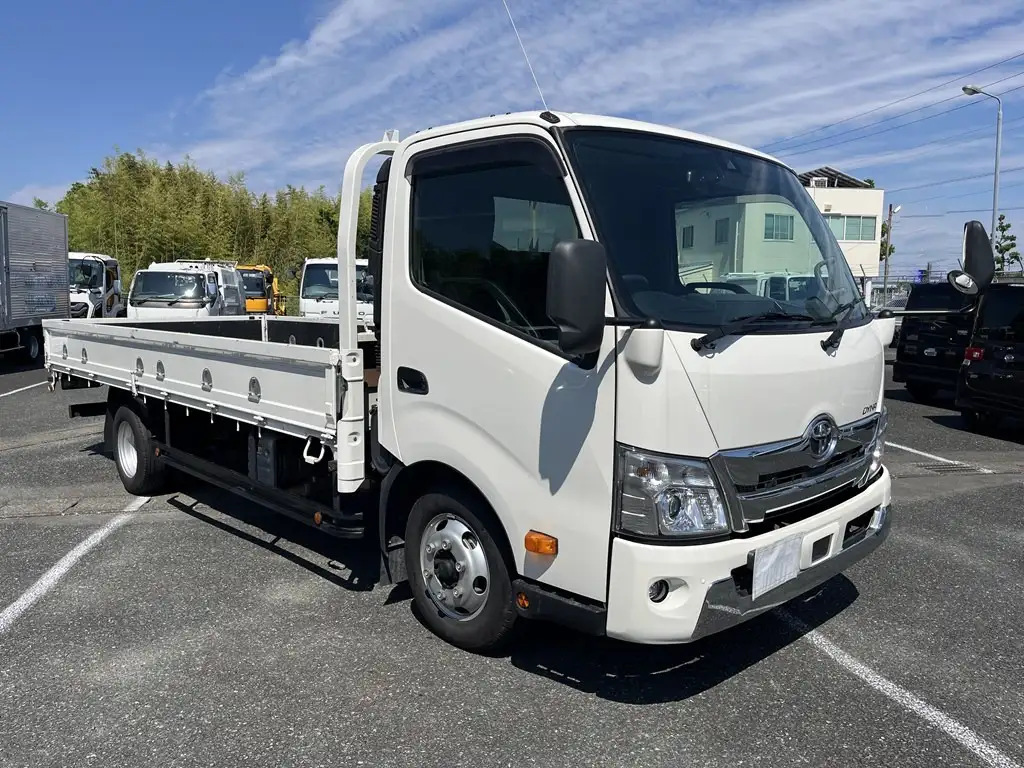 トヨタ ダイナ 小型 平ボディ 2RG-XZU722 R2の中古トラック画像2