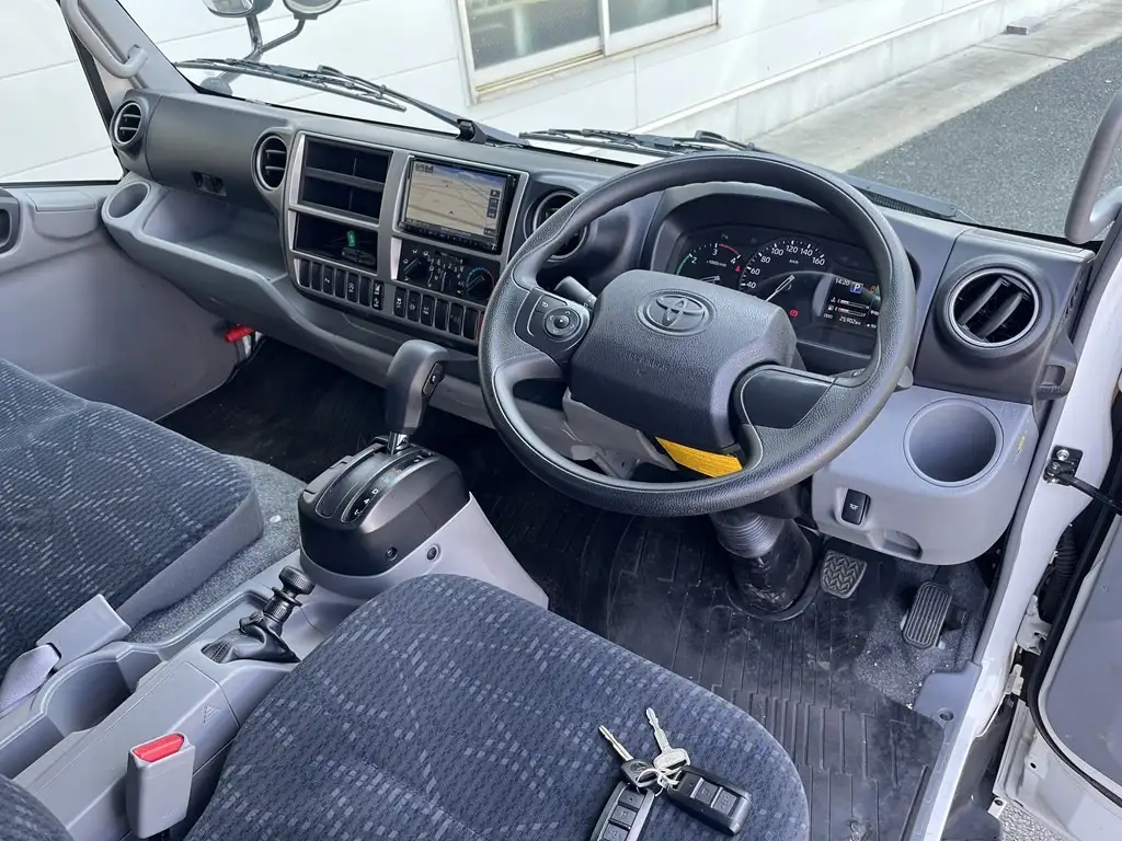 トヨタ ダイナ 小型 平ボディ 2RG-XZU722 R2の中古トラック画像12