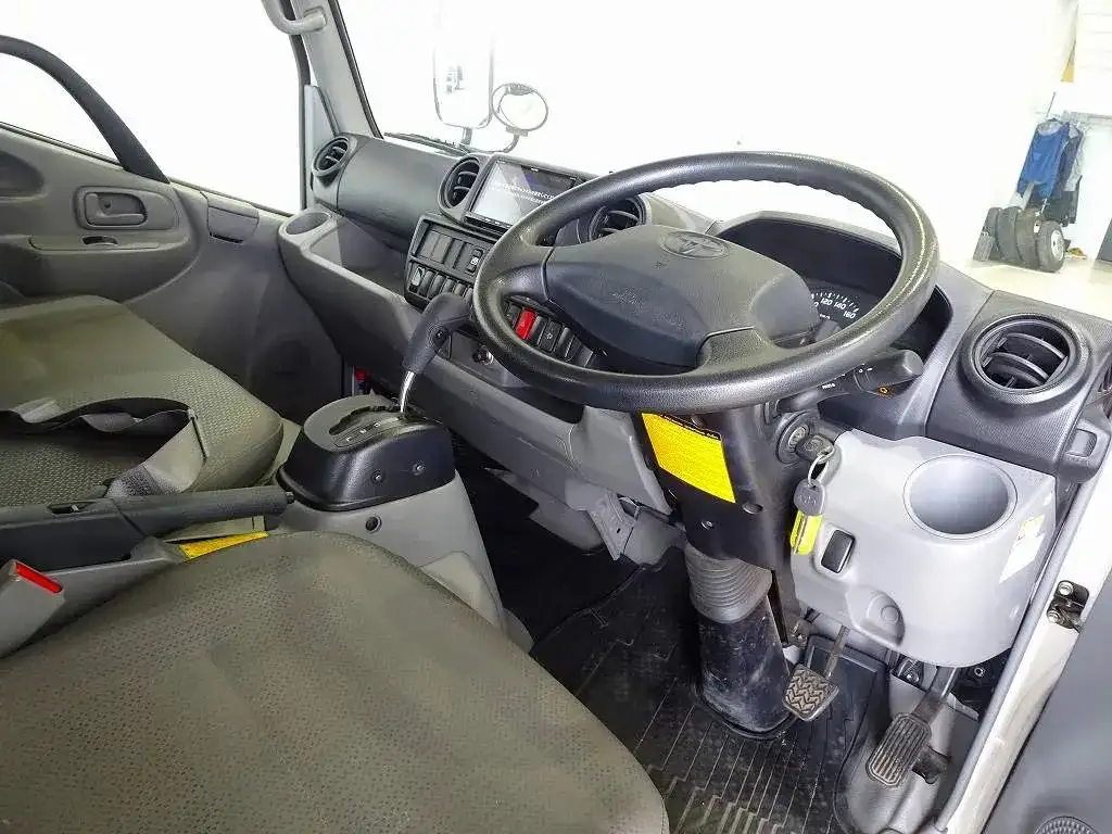 トヨタ ダイナ 小型 平ボディ Wキャブ LDF-KDY281の中古トラック画像6