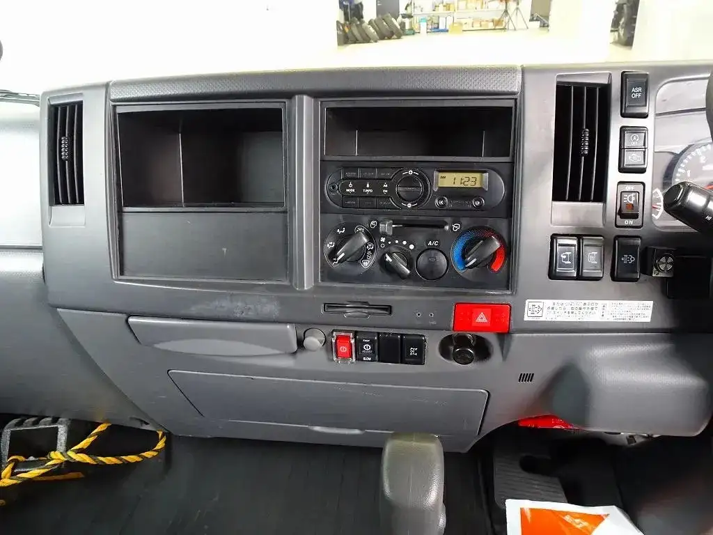 いすゞ エルフ 小型 クレーン付 4段 ラジコンの中古トラック画像13