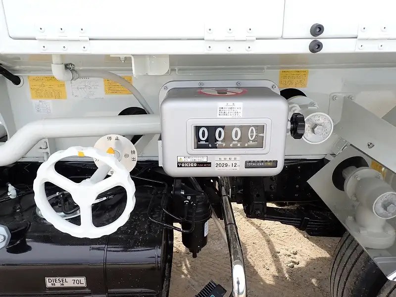 三菱 キャンター 小型 タンク車 ローリー 2RG-FGA50の中古トラック画像9