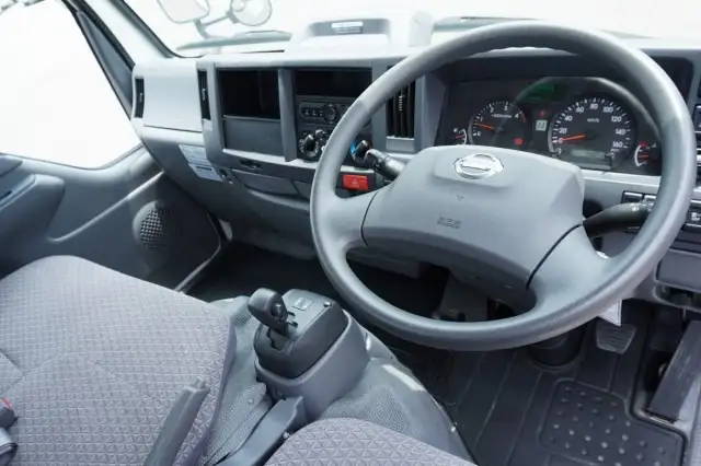 日産 アトラス 小型 平ボディ 2RG-AHS88A R2の中古トラック画像12