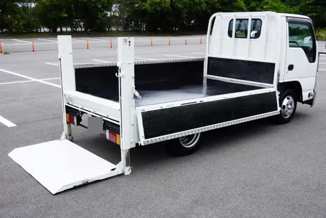 いすゞ エルフ 小型 平ボディ パワーゲート 床鉄板の中古トラック画像7