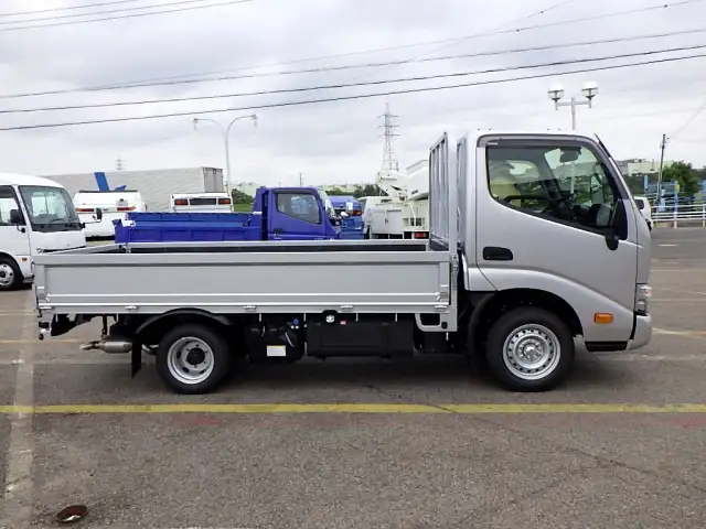 トヨタ ダイナ 小型 平ボディ 2DG-GDY231 R6の中古トラック画像2