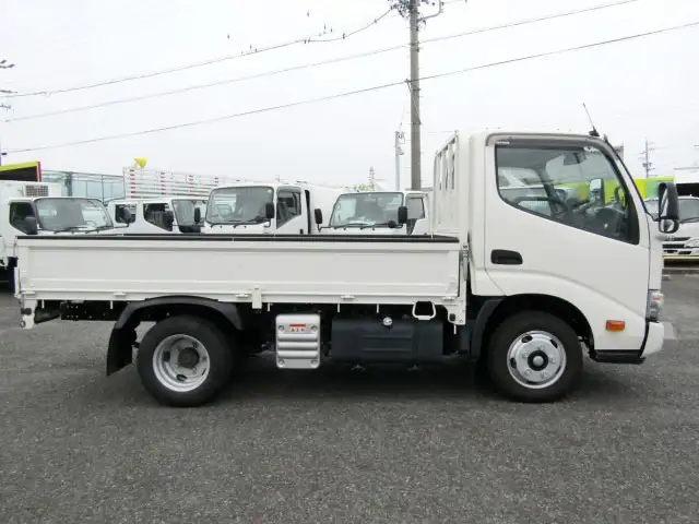 日野 デュトロ 小型 平ボディ 2RG-XZC605M R4の中古トラック画像2