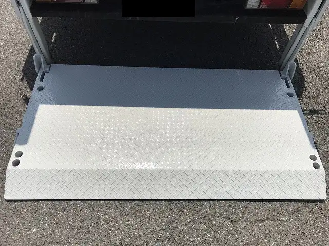 いすゞ エルフ 小型 平ボディ パワーゲート 床鉄板の中古トラック画像9