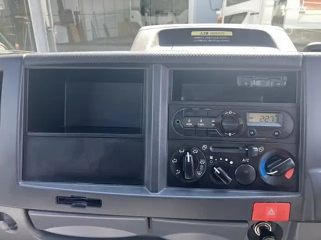 いすゞ エルフ 小型 平ボディ 2RG-NKR88A R2の中古トラック画像13
