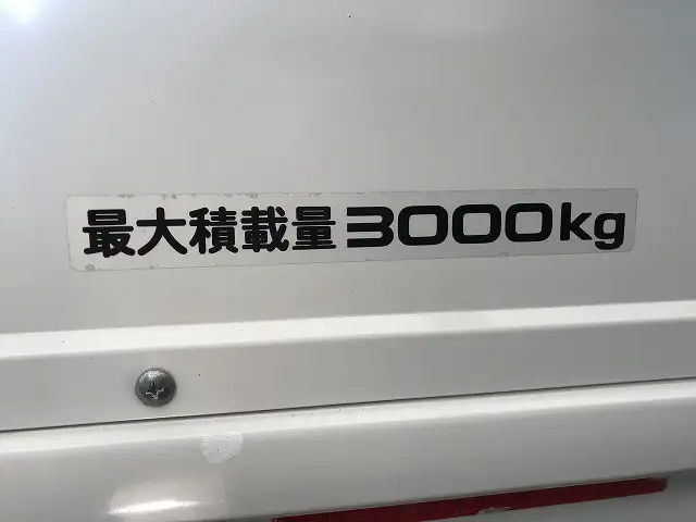 いすゞ エルフ 小型 平ボディ 2RG-NKR88A R2の中古トラック画像9