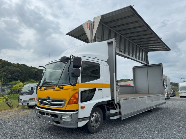 日野 レンジャー 中型/増トン ウイング 床鉄板 ベッド の中古トラック【車両No.177848】