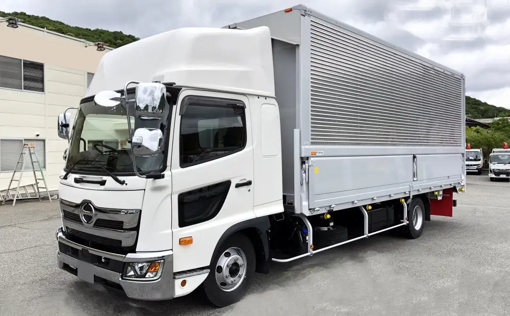 日野 レンジャー 中型/増トン ウイング エアサス ベッドの中古トラック画像1