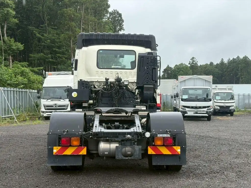 いすゞ ギガ 大型 トラクター ハイルーフ 1デフの中古トラック画像4