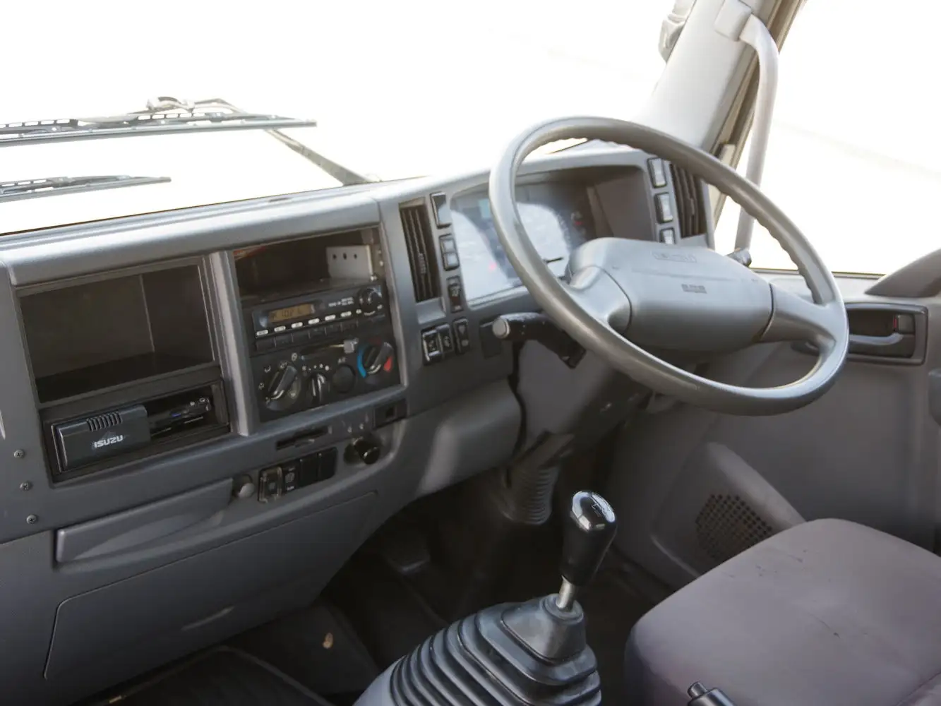いすゞ フォワード 中型/増トン アルミバン パワーゲート TKG-FRR90S2の中古トラック画像15