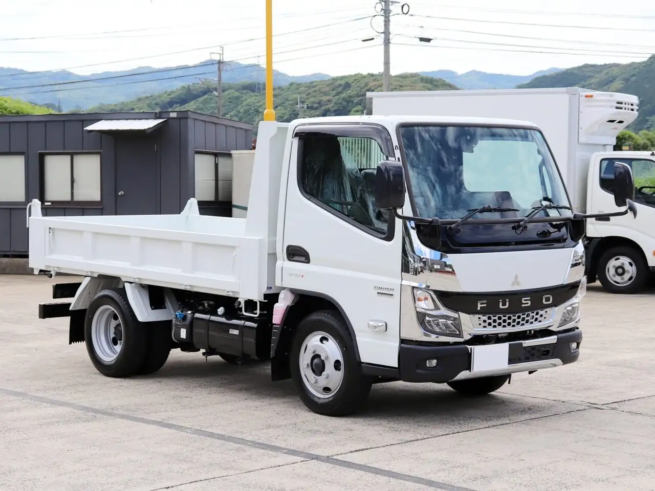 三菱 キャンター 小型 ダンプ 強化 カスタムの中古トラック画像2