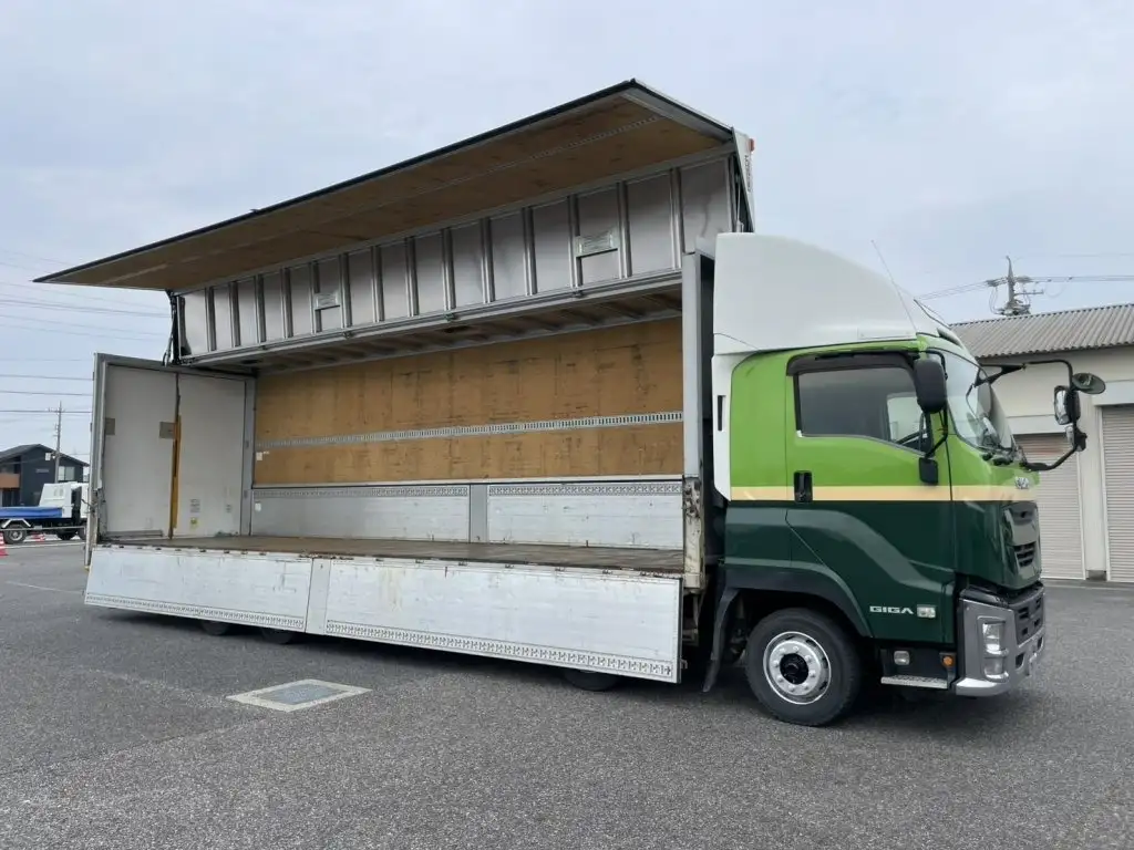 いすゞ ギガ 大型 ウイング 床鉄板 エアサスの中古トラック画像9