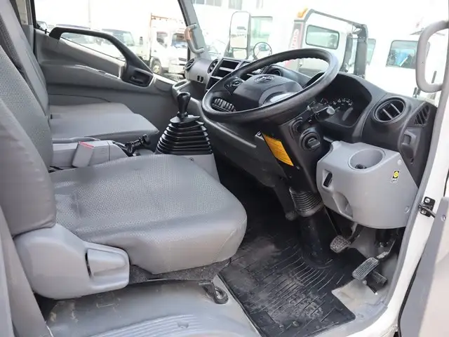 トヨタ ダイナ 小型 平ボディ 2RG-XZC710 R4の中古トラック画像11