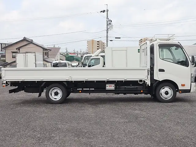 トヨタ ダイナ 小型 平ボディ 2RG-XZU720 R2の中古トラック画像3