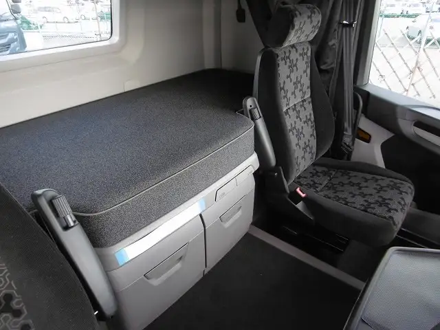 スカニア トラック 大型 トラクター ハイルーフ 1デフの中古トラック画像10
