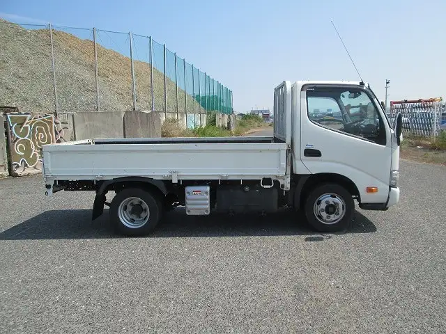 日野 デュトロ 小型 平ボディ 2RG-XZC605M R4の中古トラック画像4