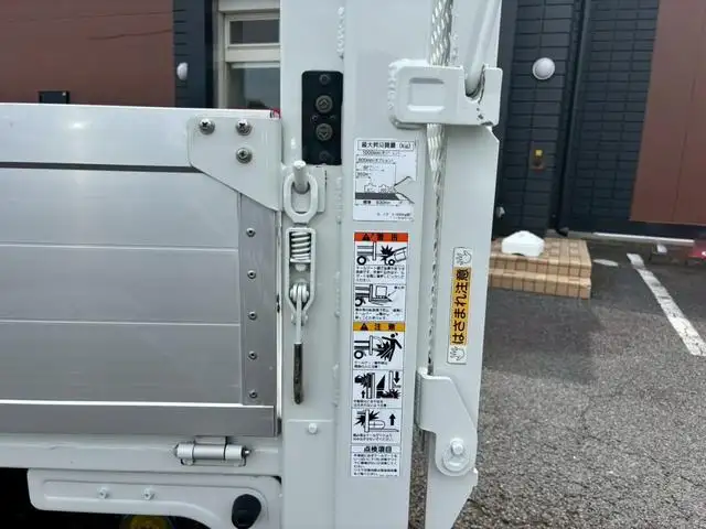 いすゞ エルフ 小型 平ボディ パワーゲート アルミブロックの中古トラック画像10