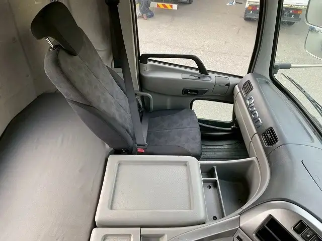 日産UD クオン 大型 トラクター ハイルーフ 1デフの中古トラック画像11