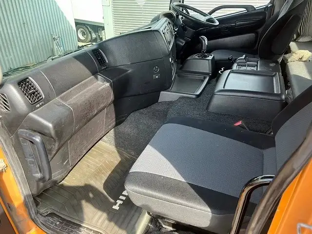 日野 プロフィア 大型 トラクター 2デフ ベッドの中古トラック画像15