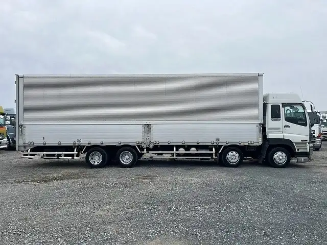 いすゞ ギガ 大型 ウイング ハイルーフ エアサスの中古トラック画像4