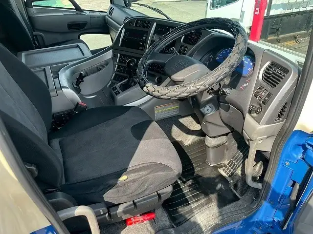 日産UD クオン 大型 ウイング エアサス ベッドの中古トラック画像14