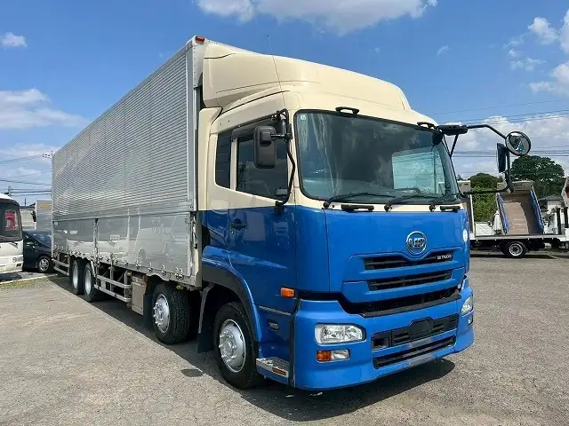 日産UD クオン 大型 ウイング エアサス ベッドの中古トラック画像3