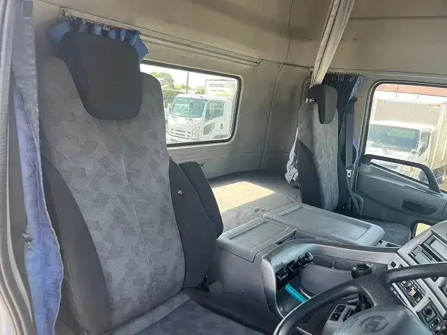 日産UD クオン 大型 トラクター ハイルーフ 1デフの中古トラック画像13