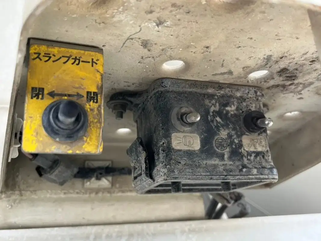 日野 プロフィア 大型 ミキサー・ポンプ ベッド 2DG-FS1AGAの中古トラック画像12