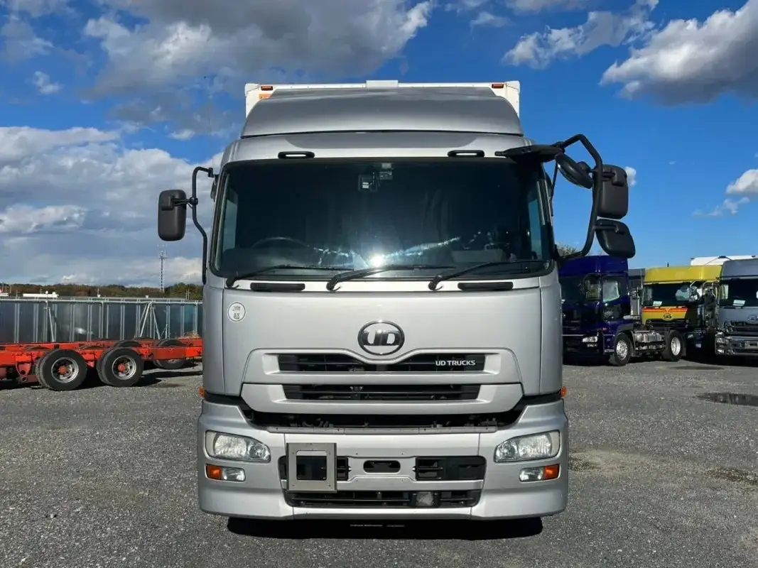 日産UD クオン 大型 ウイング ハイルーフ エアサスの中古トラック画像2