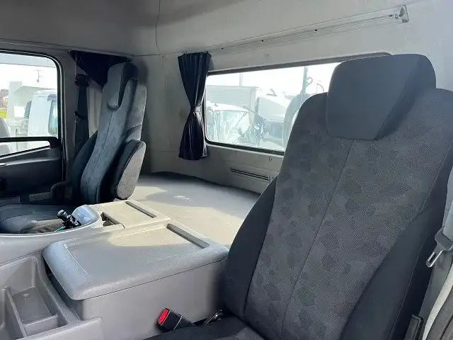 日産UD クオン 大型 トラクター ハイルーフ 1デフの中古トラック画像16