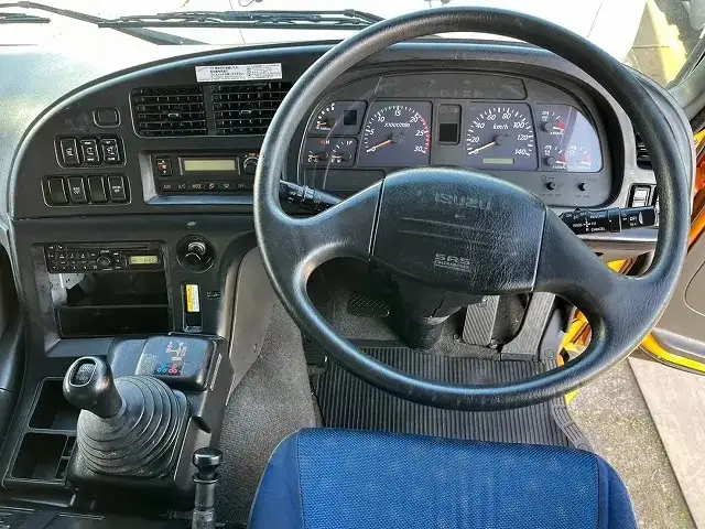 いすゞ ギガ 大型 ウイング ハイルーフ エアサスの中古トラック画像16