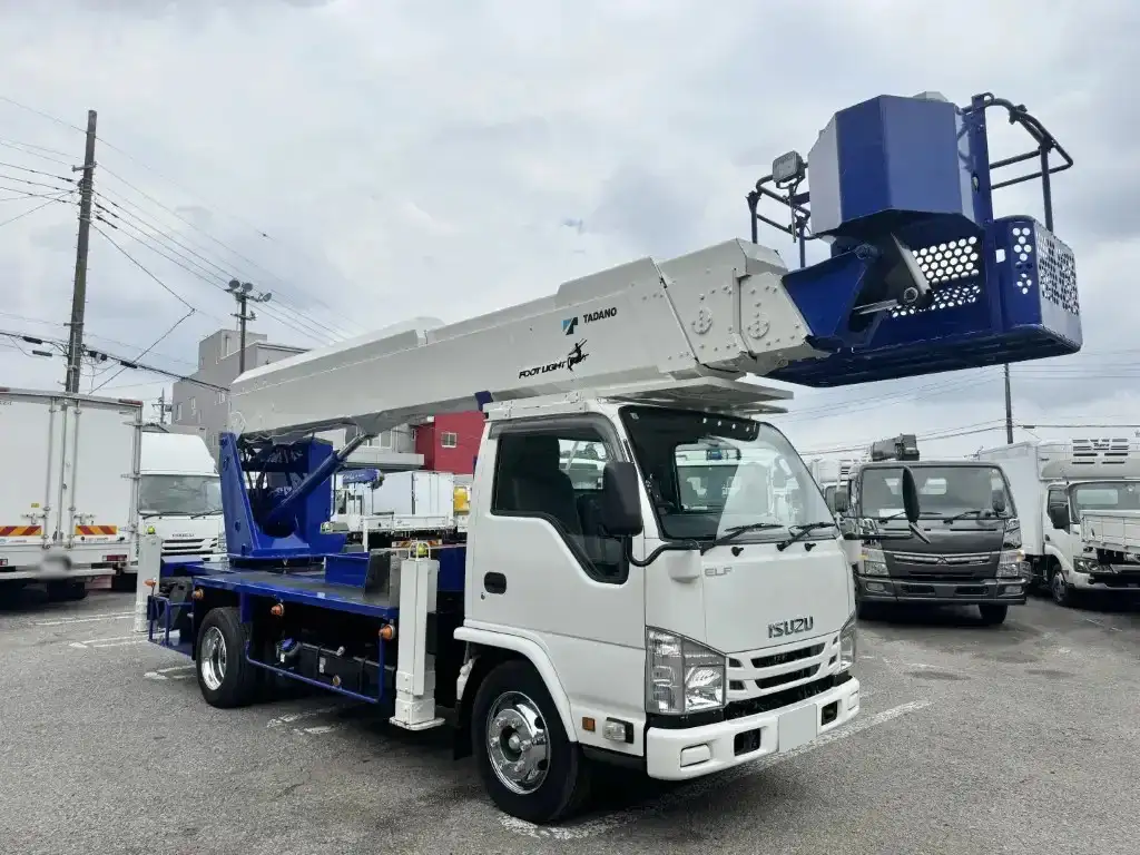 いすゞ エルフ 小型 高所・建柱車 高所作業車 2PG-NKR88Nの中古トラック画像2